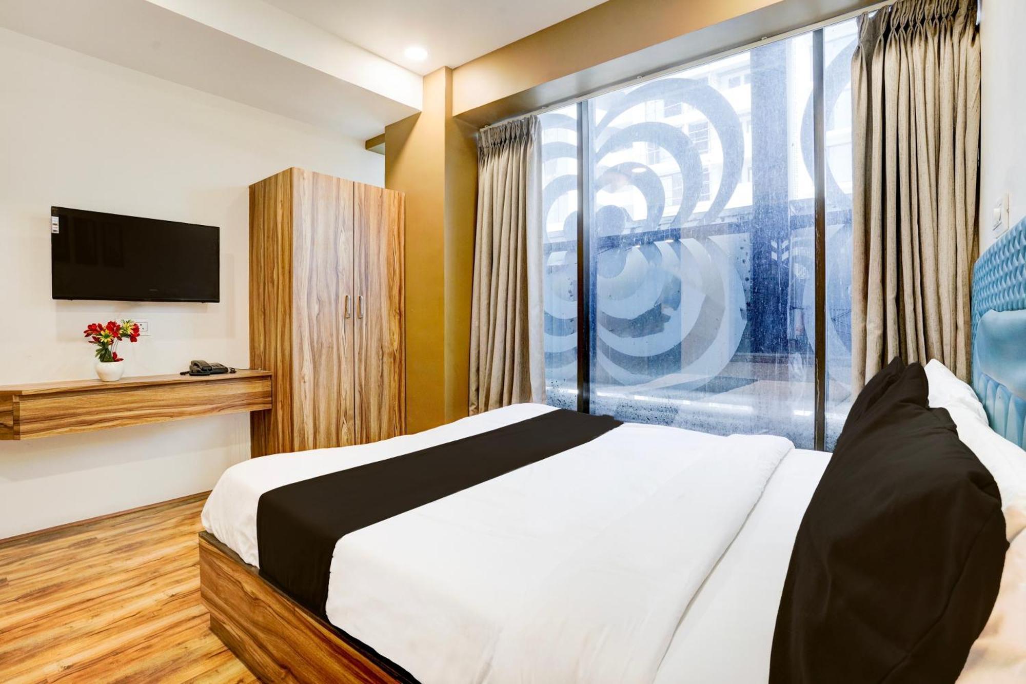 Super Collection O Vesu Surat Formerly Hotel Signature Екстериор снимка