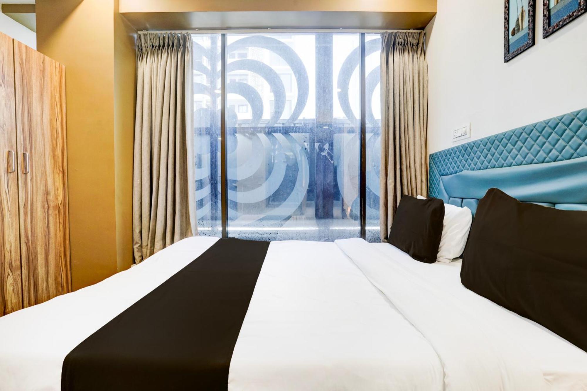 Super Collection O Vesu Surat Formerly Hotel Signature Екстериор снимка